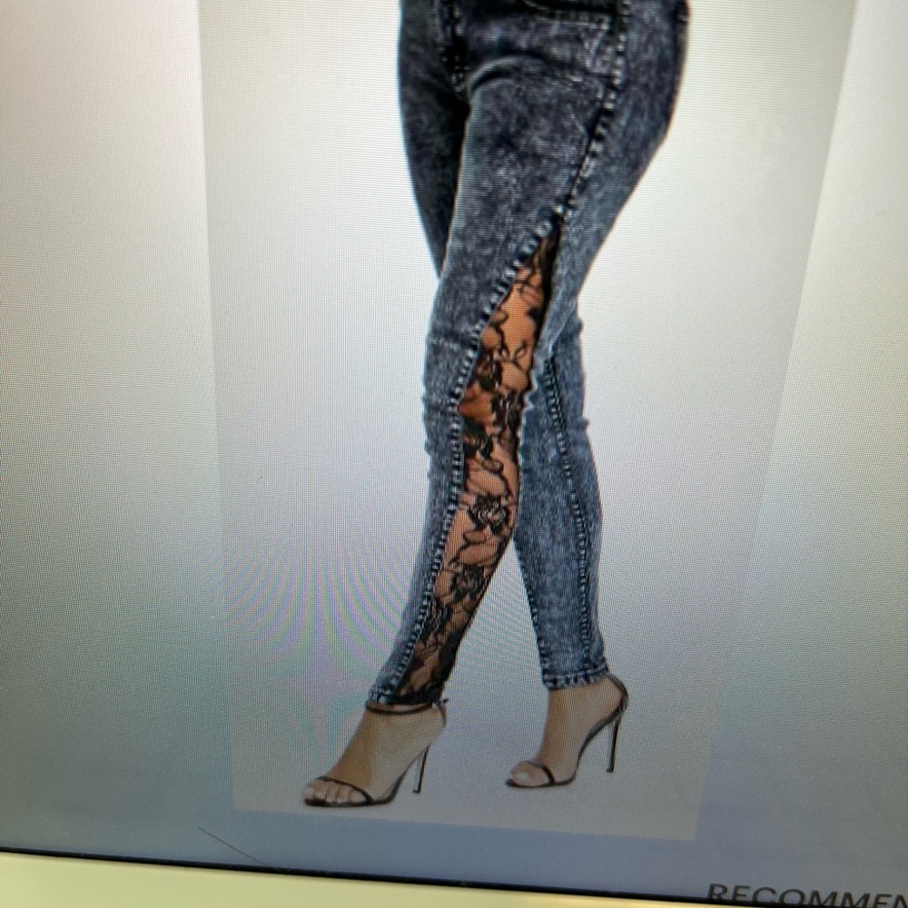 Brand new Sheilay lace jeans .size small.